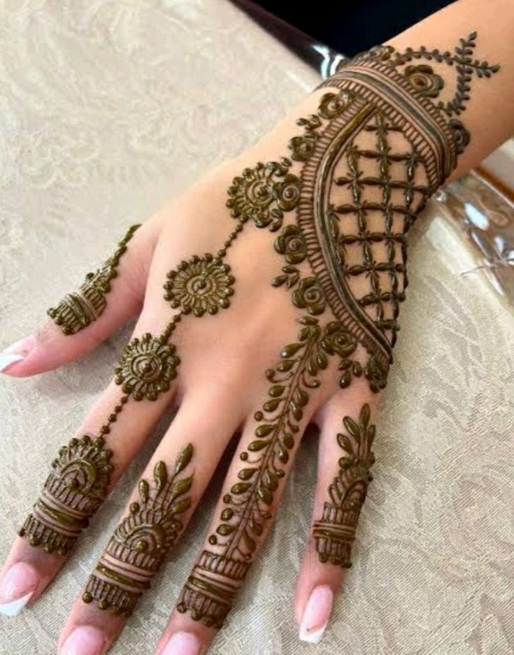 Modern Floral Arabic Mehndi